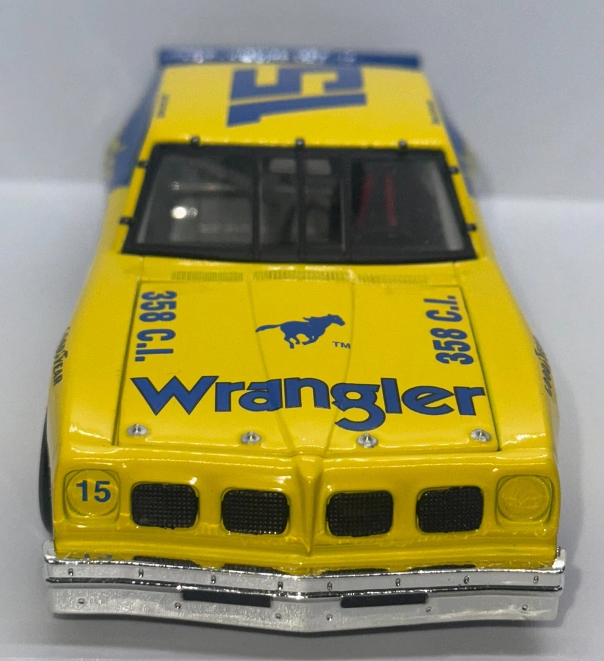 Pontiac Ventura Legendary Series 1979 Dale Earnhardt #15 Wrangler 1:24 diecast Foto 3 de 4