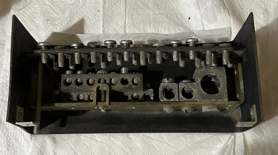 Pushmatic 200A级地面/中性杆 — 第 2/3 张图片