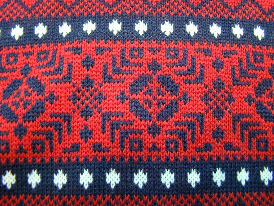 Vintage OSSI Skiwear Juniors Boys L Crewneck Red Acrylic Wool Knit Ski Sweater  - Image 4 of 4