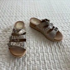 NWT Söfft Snakeskin Triple Buckle Espadrille Slide Sandals 8.5M