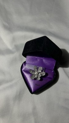 Guess Silver Flower Ring Size 7 With Pearl In The Middle