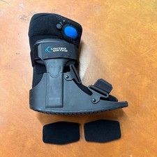 United Ortho USA14115 Short Air Cam Walker Fracture Boot, Medium, Black
