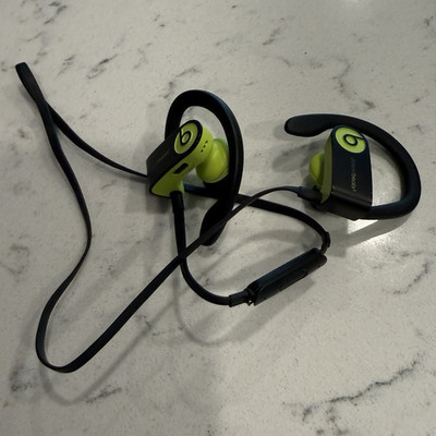 Beats Powerbeats 3 Wired In-Ear Ear-Hook Earbuds w/ In-Line Control Black/Green