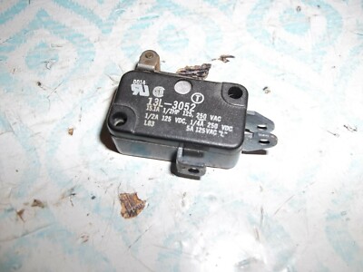 HONEYWELL MICROSWITCH 13L-3052 ROLLER LEVER BASIC SWITCH  (BIN71)