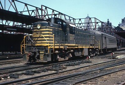 Chicago & Western Indiana ''Commuter'' Train leaving Dearborn Sta 5 x 7 Photo