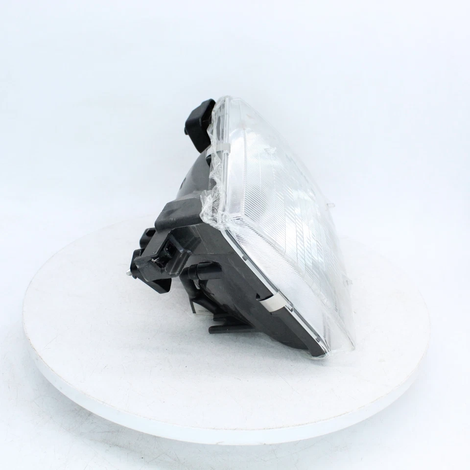 Conjunto de lâmpada de cabeça esquerda TYC número da peça - 114-58555L para 1998 Nissan Frontier - Imagem 3 de 4