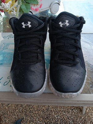 Size 7Y   Under Armour Jet '21 Low Black White