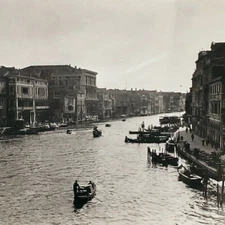 Snapshot Photo Venice Canal Boats 1940s Italian Gondola Italy Houses Art A2664