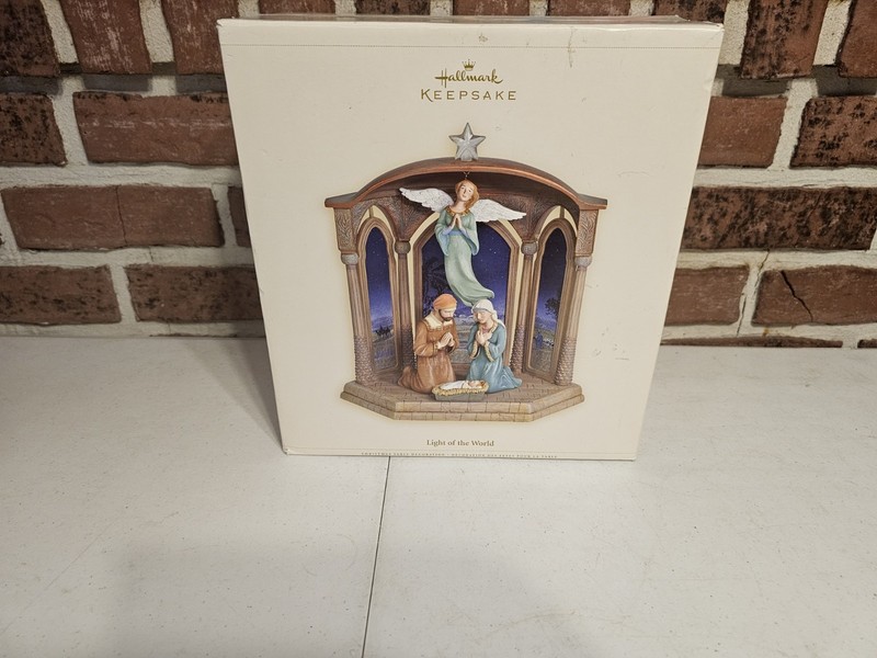 2006 Hallmark Keepsake "Light of the World" five-piece nativity scene set