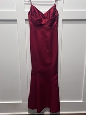 David s Bridal Red Spaghetti Strap Gown Sz 2 Prom Wedding Formal Ball Gala
