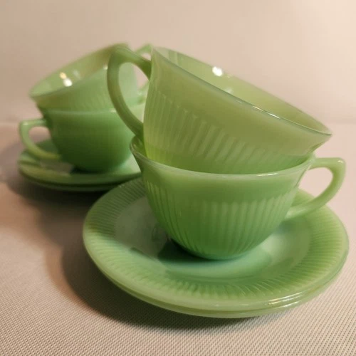 SET OF 4 VTG Anchor Hocking Fire King Ovenware Jadeit Jane Ray Teacup & Saucer