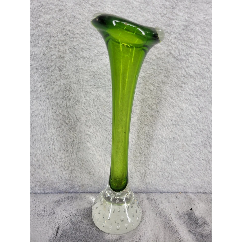 Jarrón de vidrio verde Mid Century con base de pedestal de cristal de burbujas controladas Foto 2 de 4