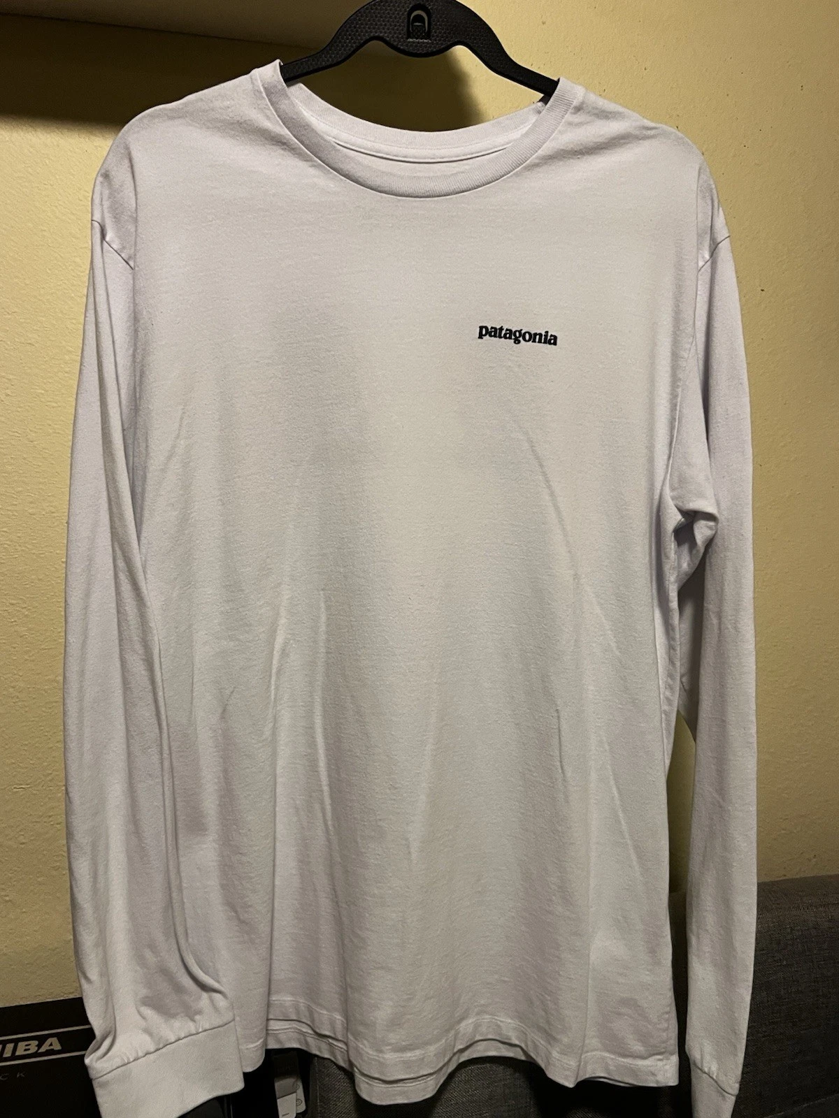 Patagonia Men’s Long Sleeve Shirt w/ Large Patagonia Design On Back Size Medium