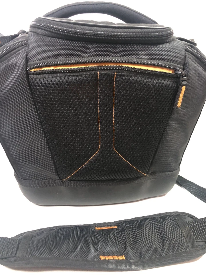 Case Logic 120.581 SLR Suspension System Camera Bag With Strap - Image 4 of 4