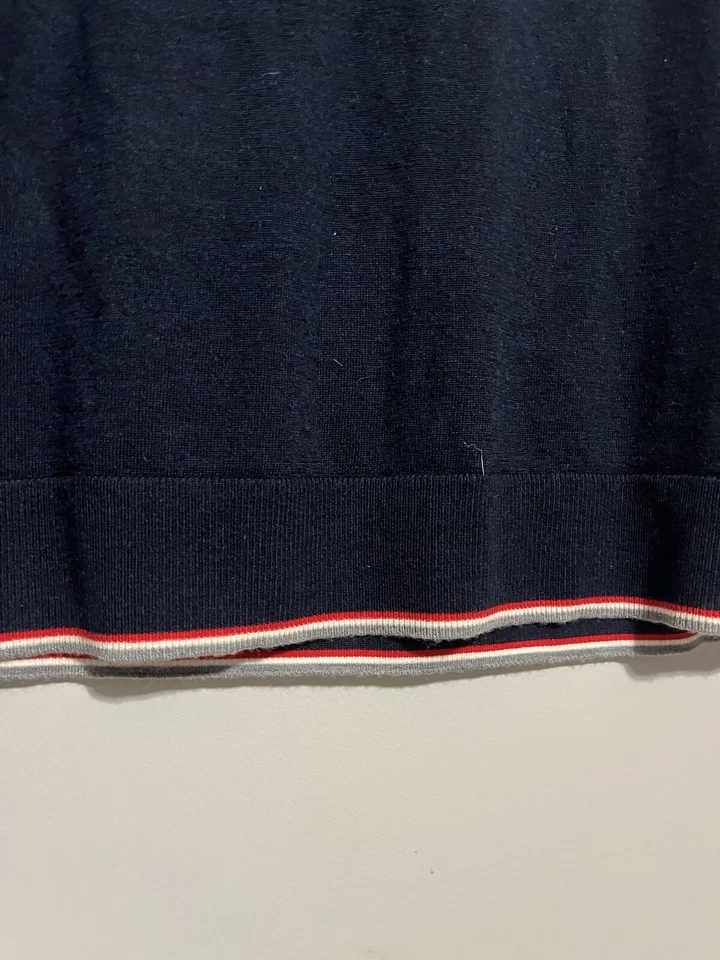 Banana Republic Lana Merino Extra Fina Azul Marino con Rayas Rojas Blancas en la Parte Inferior S Foto 3 de 4