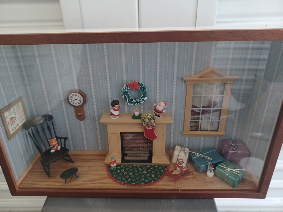 Dollhouse Christmas Living Room Scene Set Miniature Santa Claus & Mrs