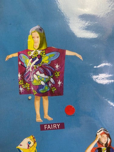 CHILDRENS HOODED BEACH TOWEL - Picture 13 of 13