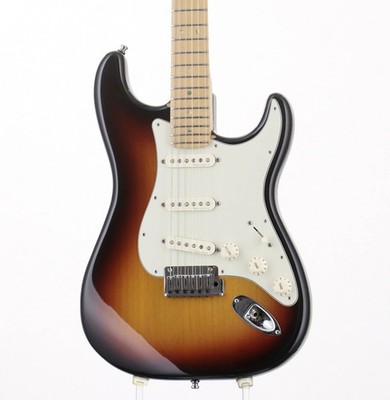 Used Fender American Deluxe Stratocaster, 3-Color Sunburst Maple