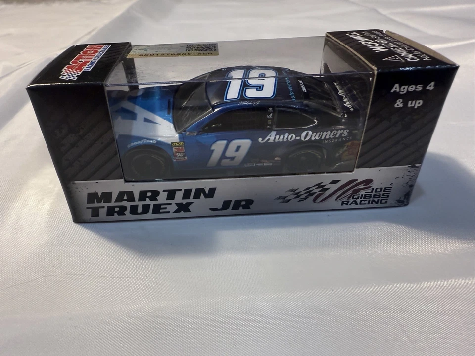 Martin Truex Jr #19 seguro de propietarios de automóviles 2019 Camry Nascar 1:64 nuevo Foto 2 de 4