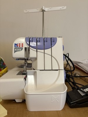 W6 454d Overlock Nähmaschine mit Auffangbehälter 