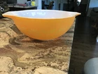 Vintage Pyrex Yellow Daisy 4 QT Cinderella Mixing Bowl (444)