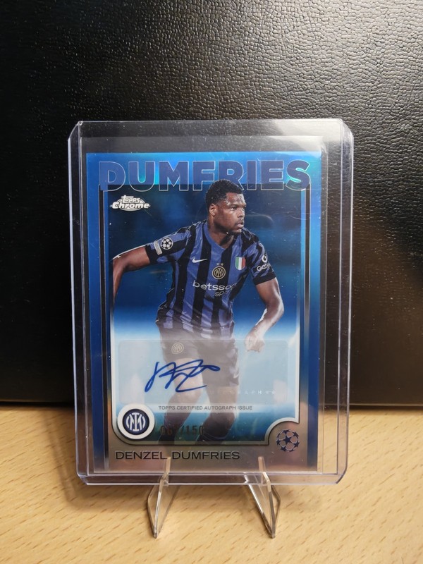 Denzel Dumfries 2024-25 Chrome UEFA Club Competitions Blue Refractor Auto 67/150