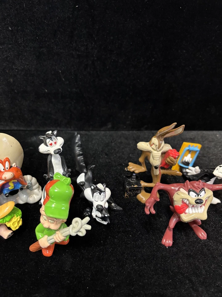 Lote de 10 figuras vintage de PVC Looney Tunes 1994!!! Foto 3 de 4