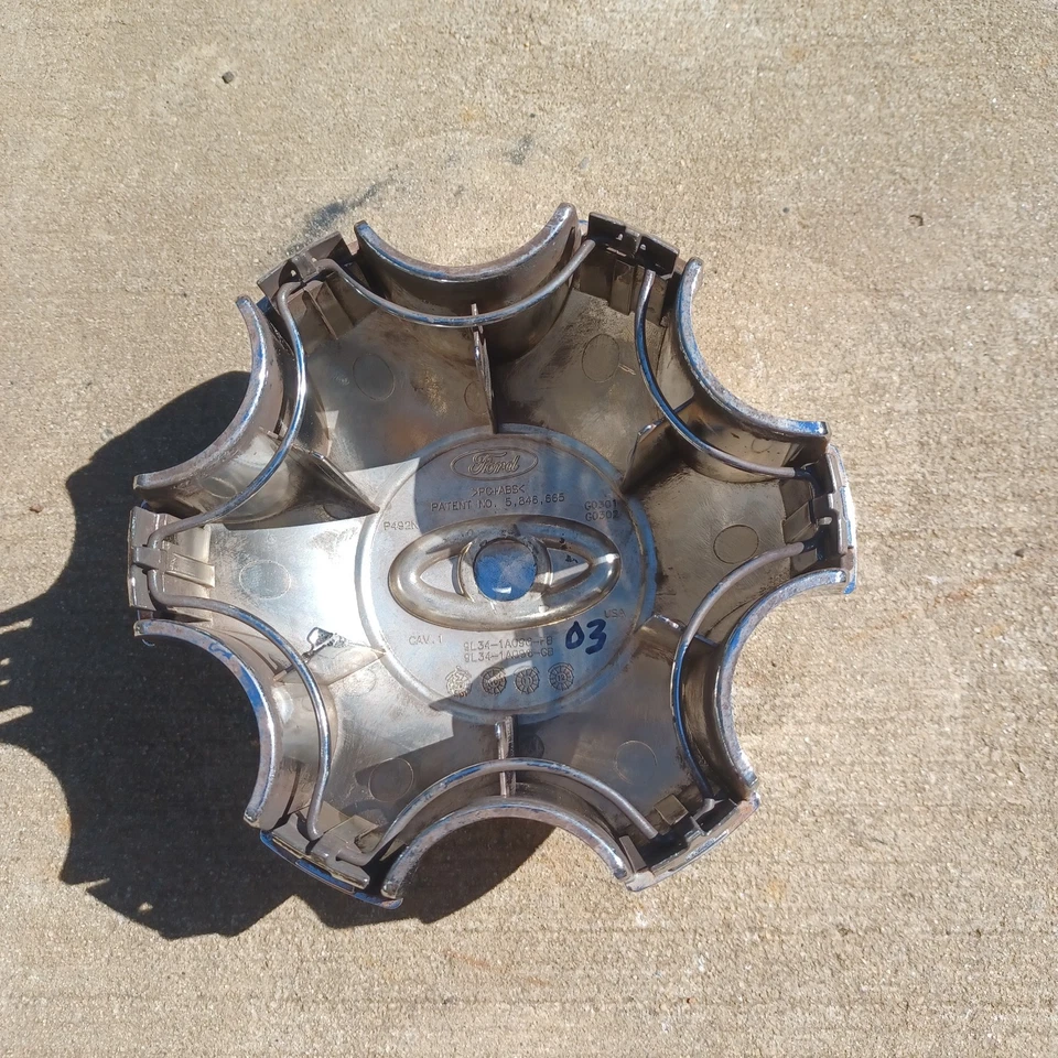 Tapa central Ford F150, cromo, 2009-2014 parte # 9L34 1A096 FB 03 logotipo descolorido Foto 3 de 3