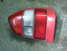 Nissan Primera 2.0 SLX P10 Heckleuchte Rückleuchte Rücklicht hinten rechts