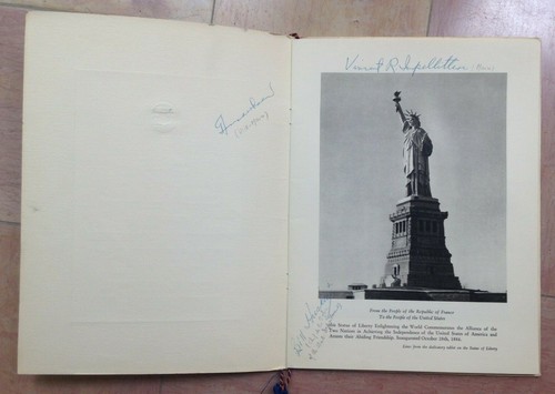 1951 MENU -Dinner Given By the City of NEW YORK in Honour of VINCENT AURIOL - Picture 2 of 10