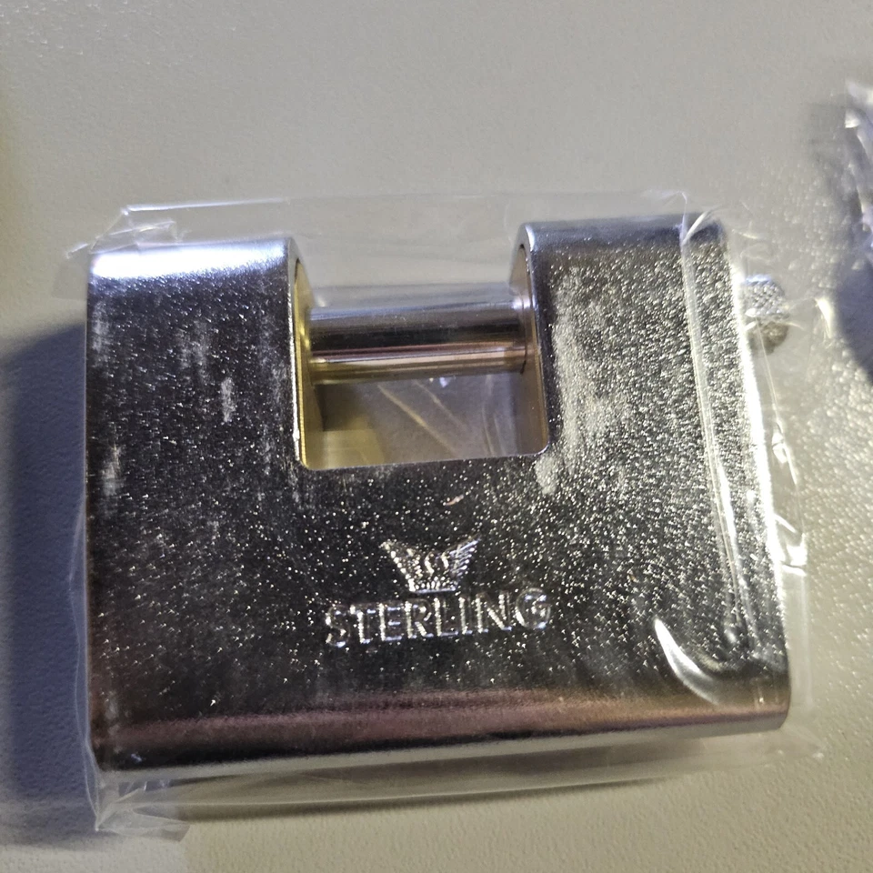 Sterling ASP180 81mm Armour Steel Padlock Brand New With 3 Keys - Image 2 of 4
