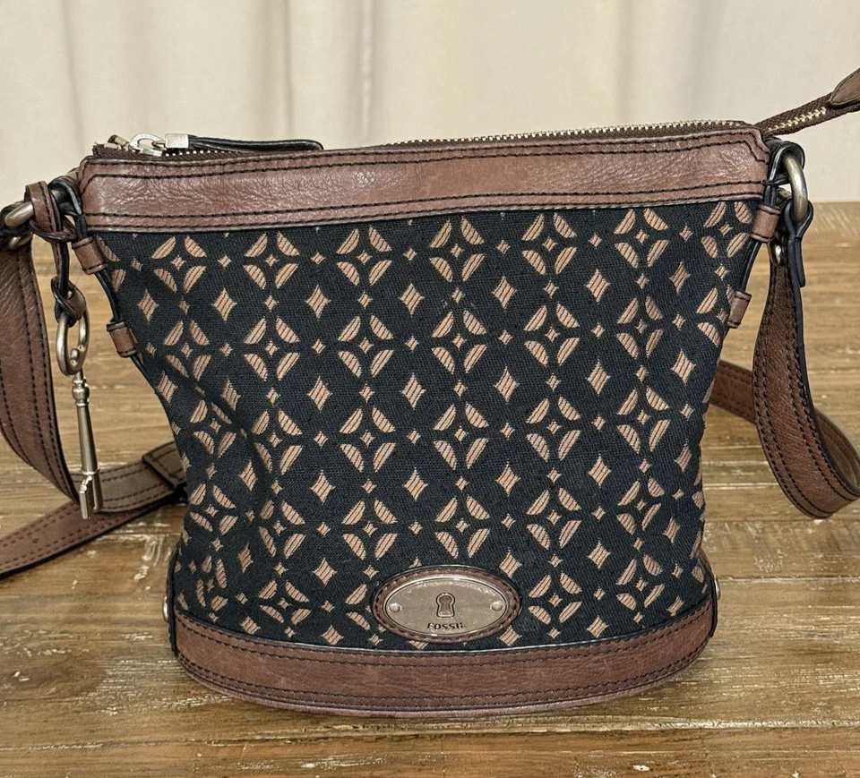 Fossil Maddox Black Brown Canvas and Leather Bucket Shoulder Bag - Image 4 of 4