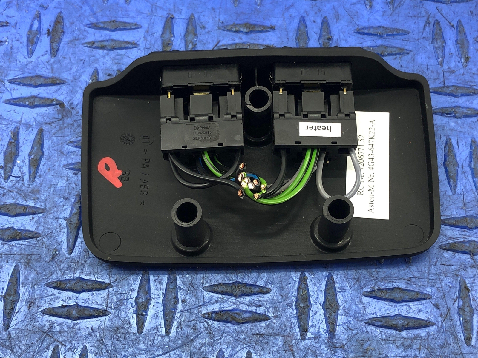 2006-2018 ASTON MARTIN VANTAGE V8 RIGHT SEAT LUMBAR SWITCH PANEL 4G43-647K22