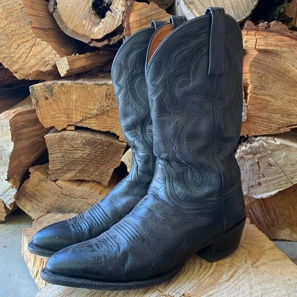 Lucchese men's embroidered western boots 2025