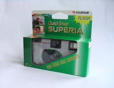 Vintage FUJI Fujifilm QuickSnap Superia Single Use Flash Camera 27 Exposures