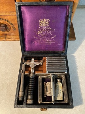 Vintage WiLKiNSON SWORD Co. RAZOR SET 7-day BLADES Strop Case Made in England