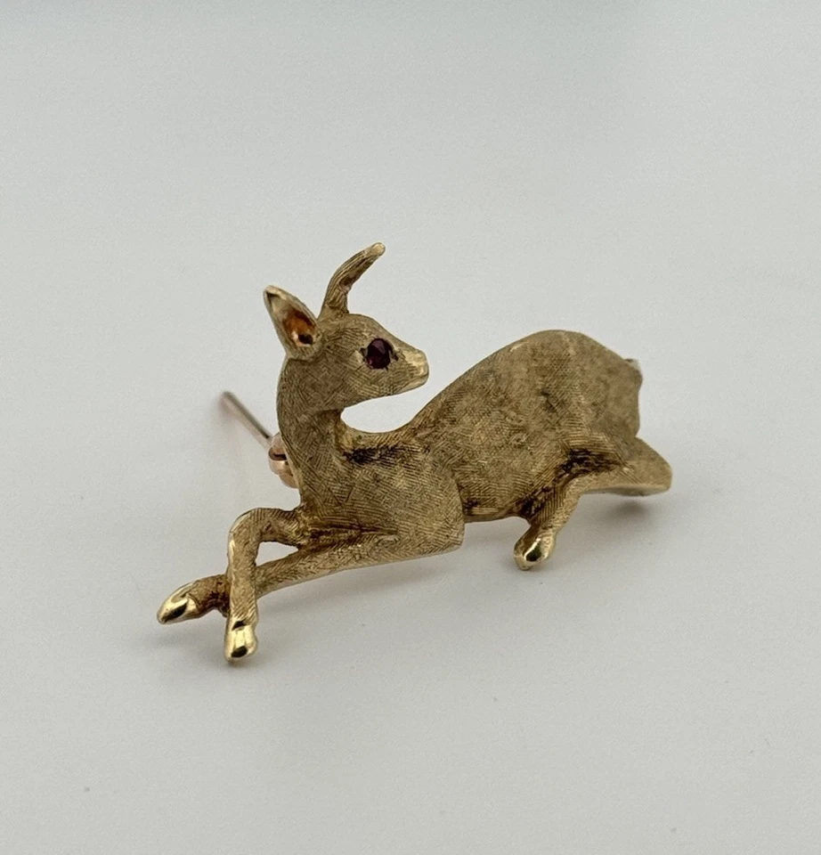 复古卡地亚动物鹿胸针 14kt 黄金天然红宝石 — 第 4/4 张图片
