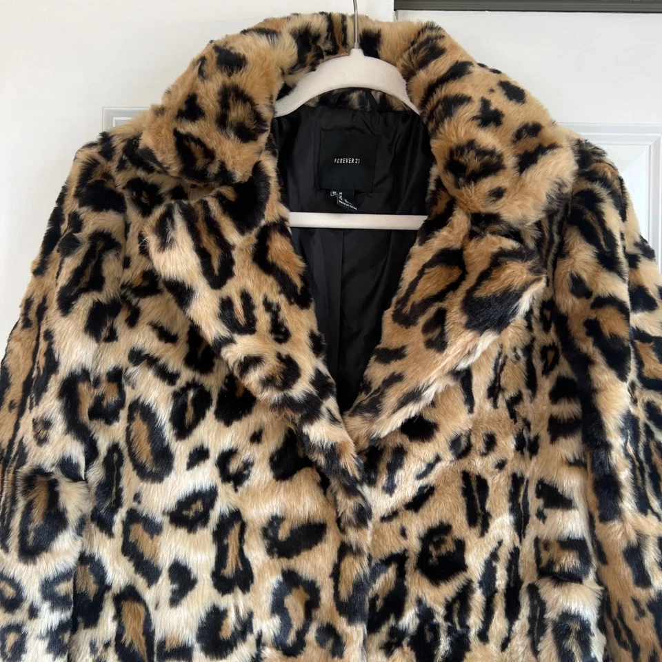 Forever 21 Leopard Print Faux Fur Y2K Cozy Retro Glam Statement Coat Size M - Image 3 of 4