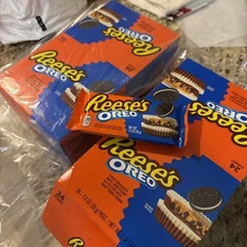 IN HAND! 24 PACK! REESE'S OREO Milk Chocolate and White Creme Peanut Butter Cups