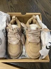 Brand New UGG Lowmel US 3. Unisex-Child Sand, 3 Little Kid. Brand New In Box