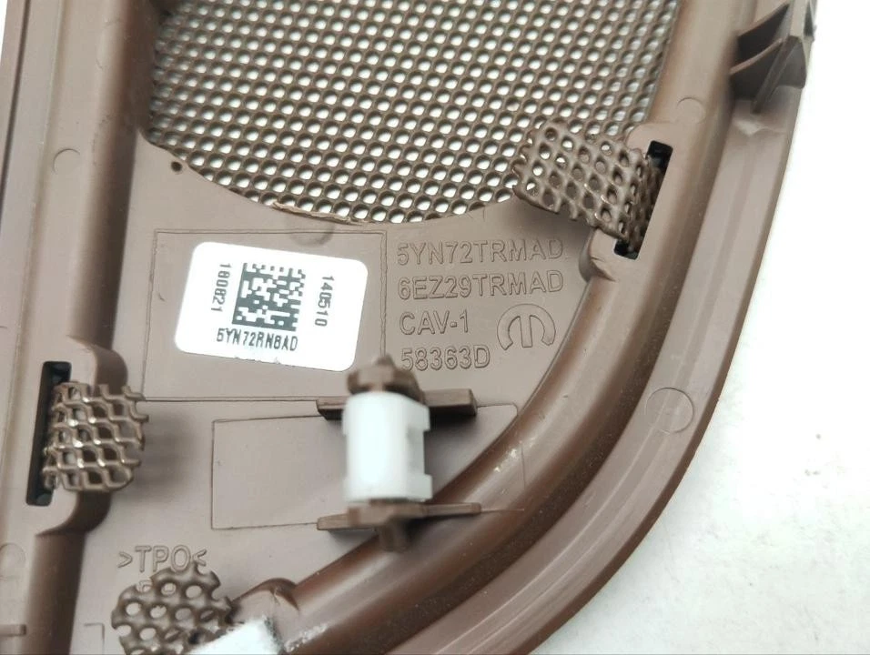 Loudspeaker grille Dodge RAM 1500 IV gen 2019 6EZ29TRMAD Foto 4 de 4