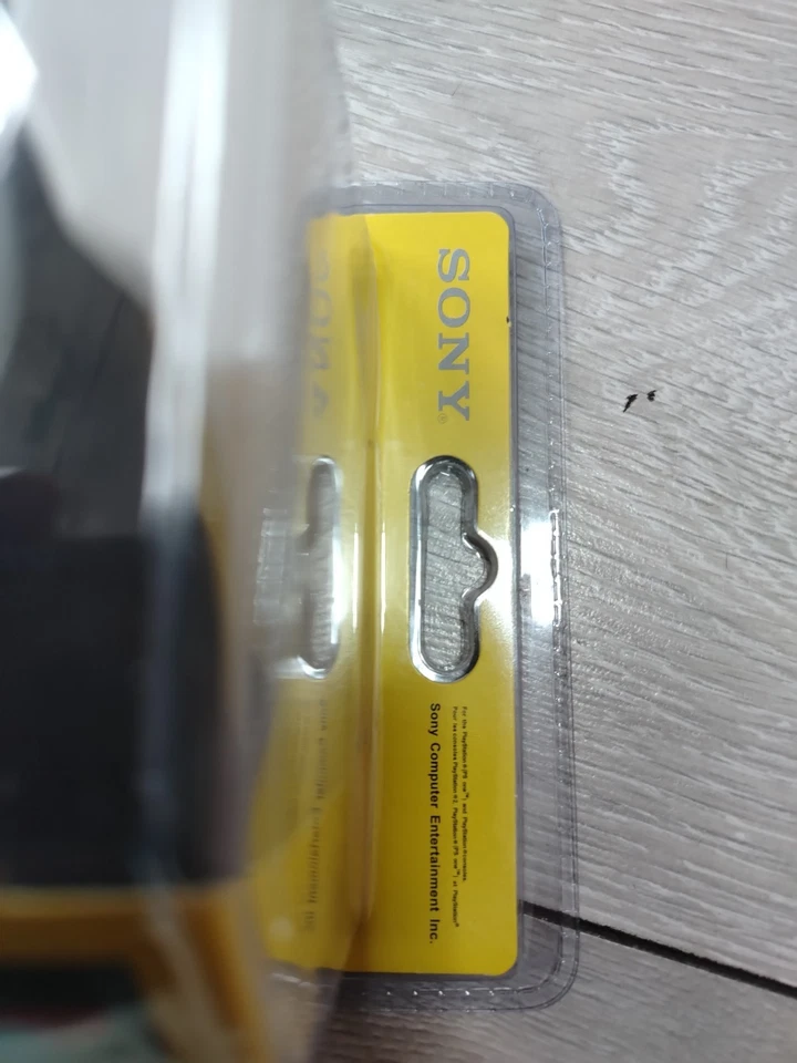 Wired PS2 Dual Shock 2 Controller  - Image 2 of 4