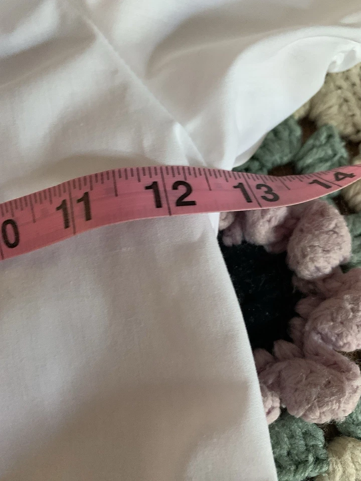 Blusa infantil vintage con cuello de encaje con ojales 3T en adelante? Fancy Royalty White Foto 3 de 4