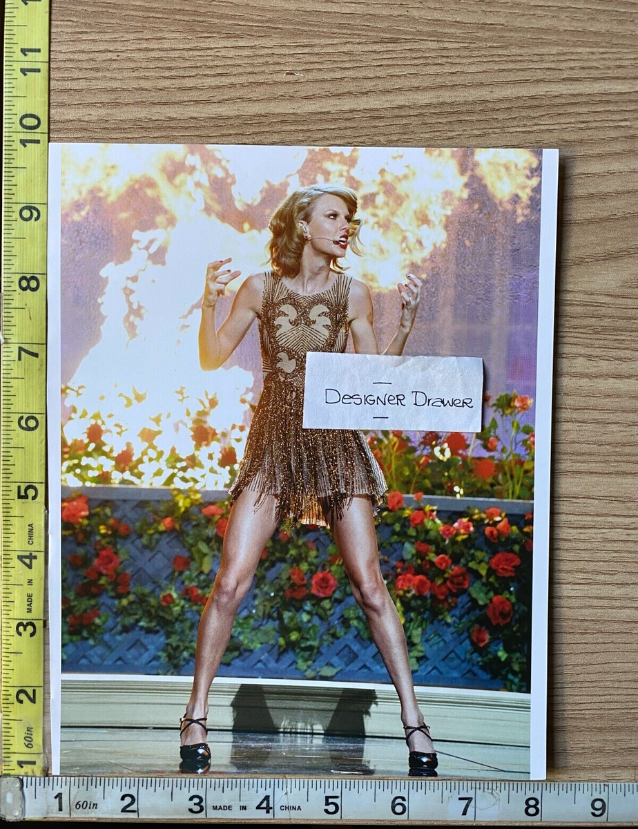 taylor swift gold dress ama Taylor Swift Wears Plunging Rhinestone Jumpsuit at 2022 AMAs [PHOTOS]