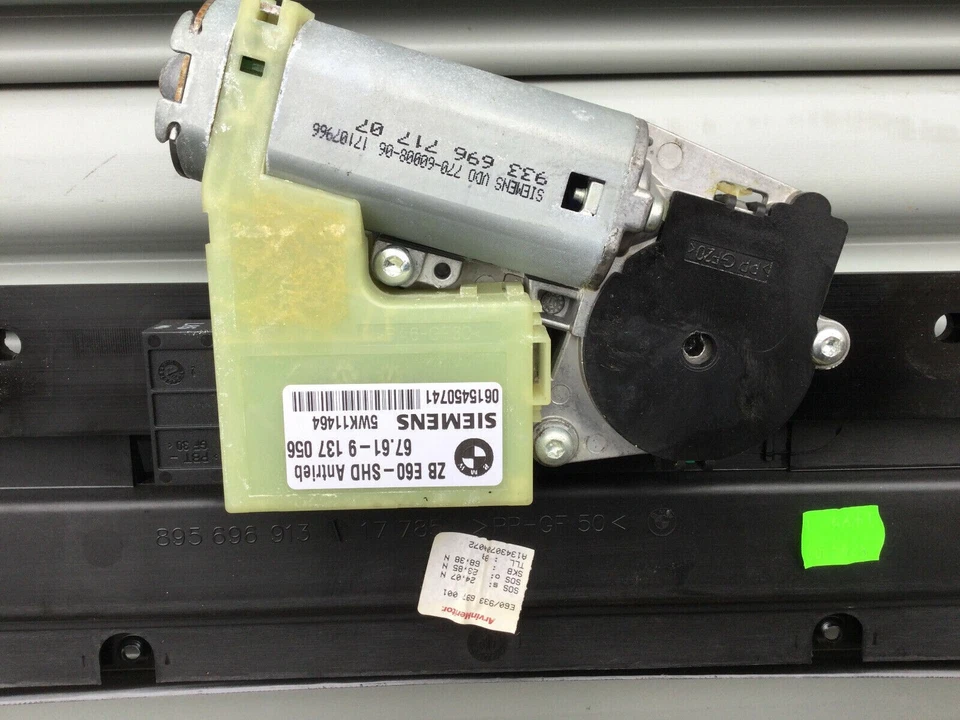 ⭐ 06-10 BMW E60 550i Sun Roof with Motor OEM EP - Image 3 of 4