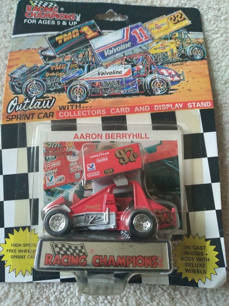 AARON BERRYHILL SPRINT CAR #97B  VALVOLINE 1:64 SCALE DIORAMA DIECAST MODEL CAR