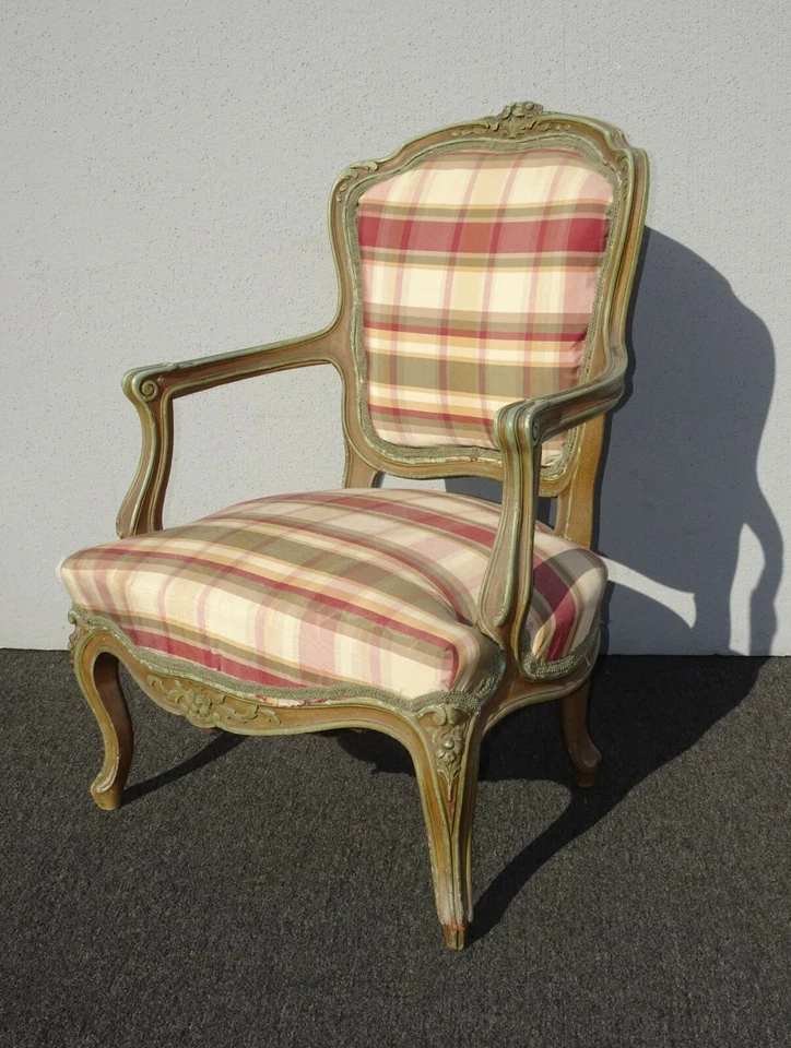 Silla vintage francesa estilo Ethan Allen de bajo perfil a cuadros Foto 3 de 4