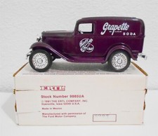 GRAPETTE SODA 1 1932 FORD PANEL DELIVERY TRUCK 1991 DIECAST ERTL BANK 9885