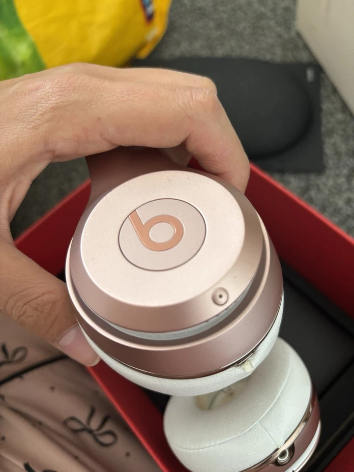 Beats Solo3 Wireless, photo 2 of 3