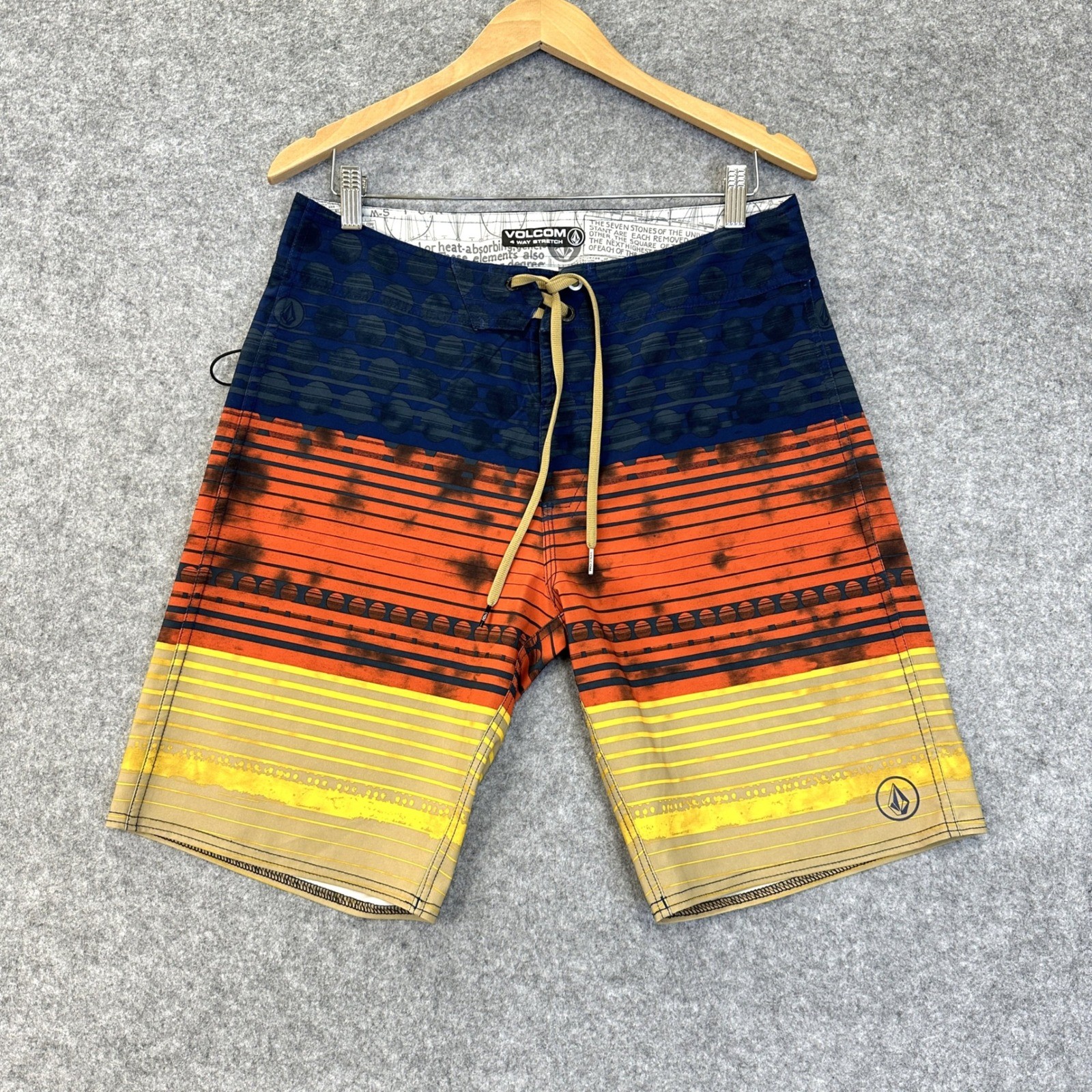 Volcom Lido Stripe Board Shorts Mens 32 Multi Color 4-Way Stretch Surf Swim